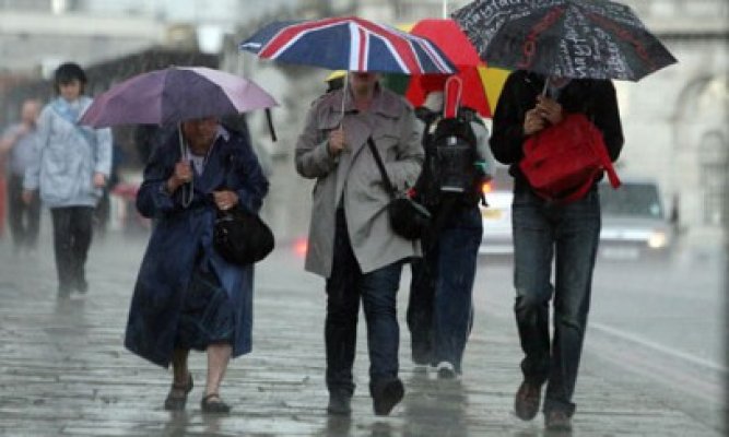 Numărul românilor şi bulgarilor angajaţi în Marea Britanie a crescut